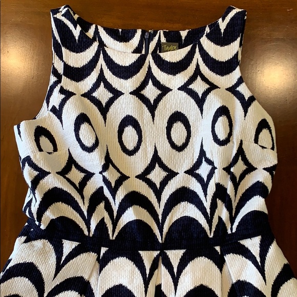 Taylor dress navy and white with pockets - Picture 2 of 8